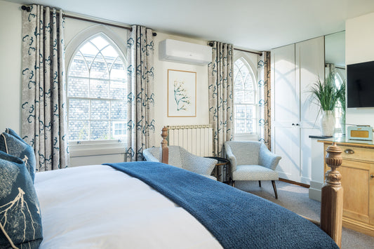 ST BREOK HOTEL ROOM. PADSTOW. CORNWALL