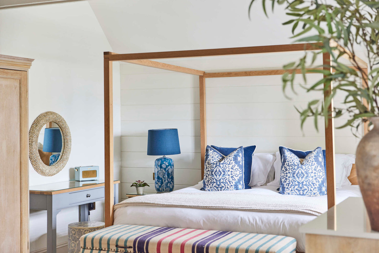 ALMORA ROOM. THE SEAFOOD RESTAURANT. PADSTOW . CORNWALL