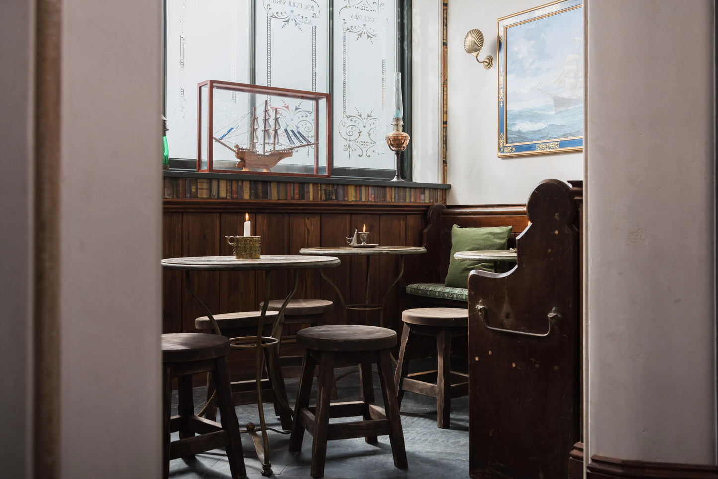RUBY'S COCKTAIL BAR. PADSTOW. CORNWALL
